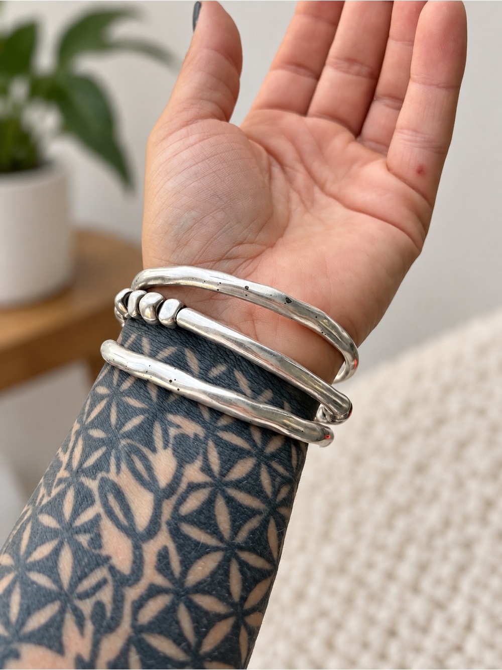 UNOde50 Multi-Strand Silver Stackable Bangle Bracelet! - Picture 4 of 5